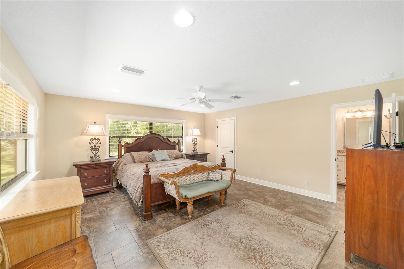 Listing photo id 24 for 3200 97th Street Road