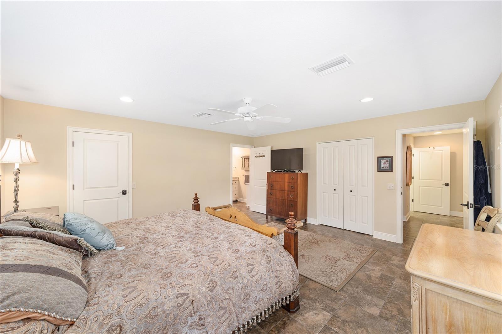 Listing photo id 26 for 3200 97th Street Road