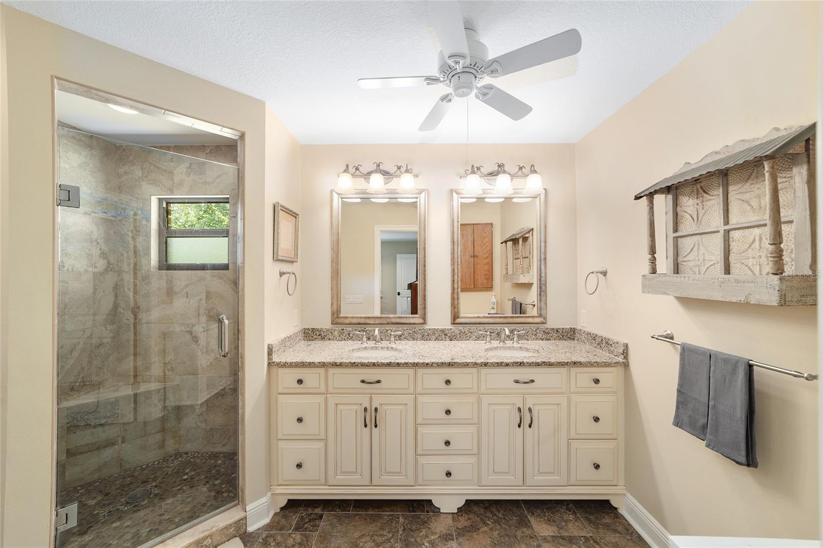 Listing photo id 27 for 3200 97th Street Road