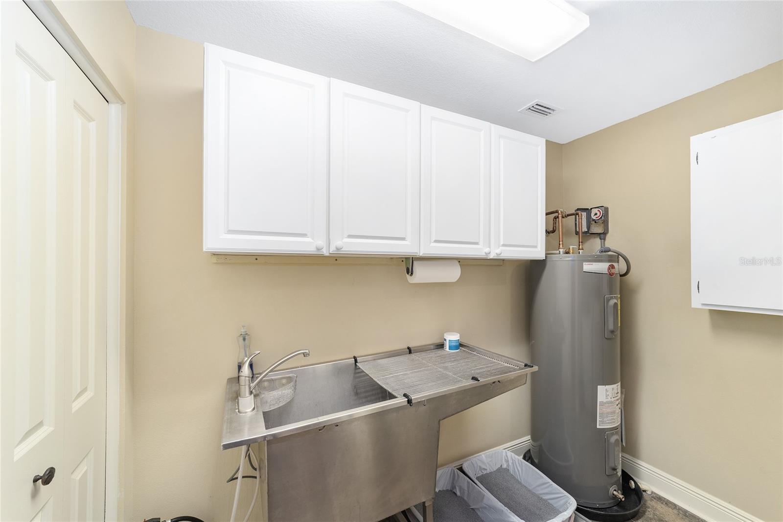 Listing photo id 34 for 3200 97th Street Road
