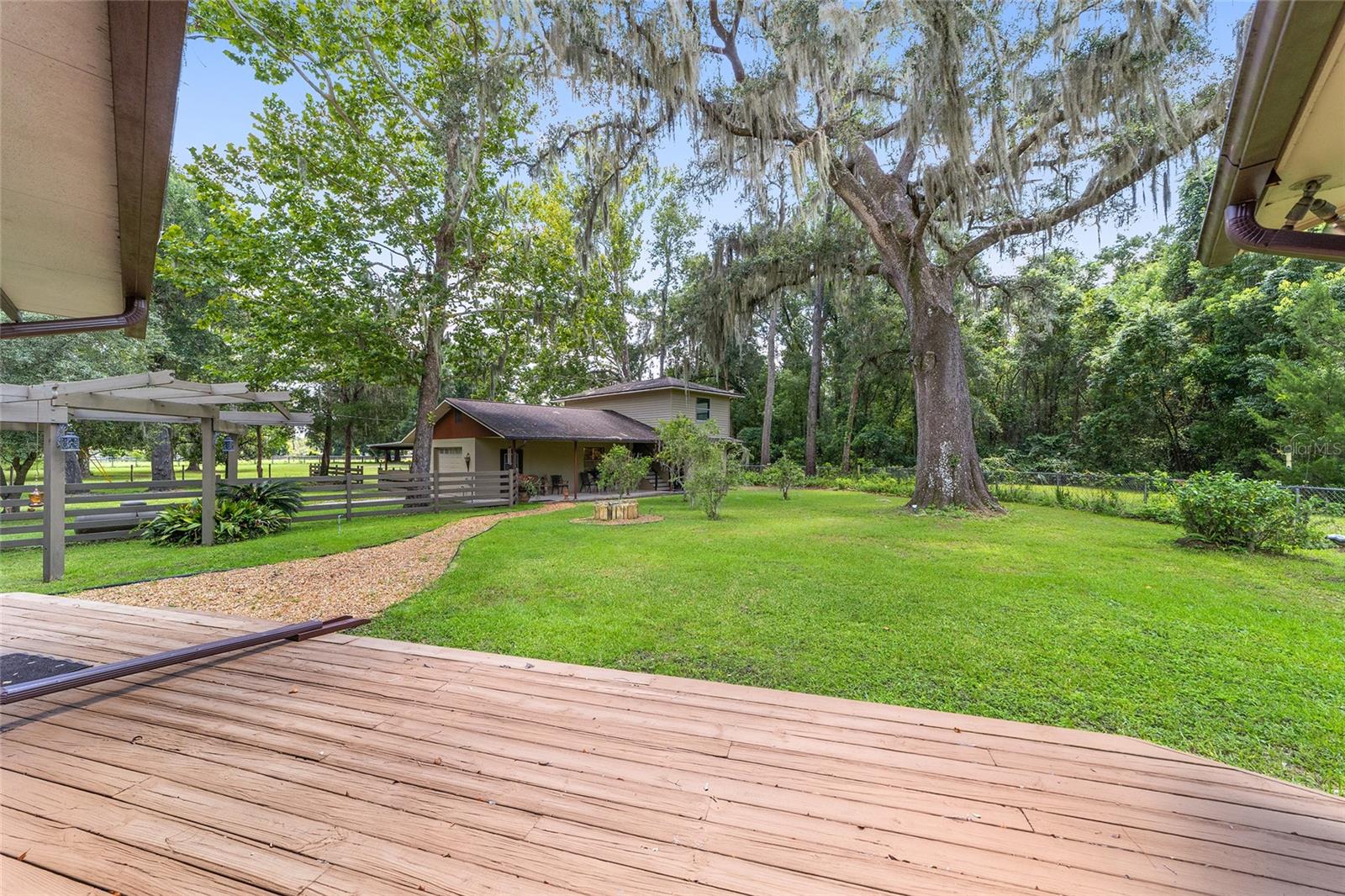 Listing photo id 40 for 3200 97th Street Road