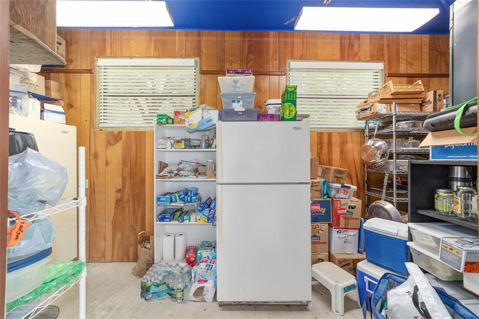 Listing photo id 52 for 3200 97th Street Road