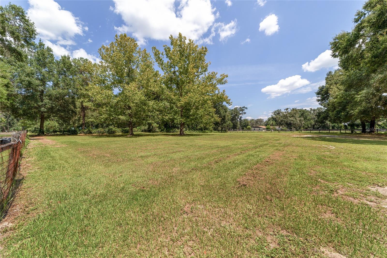 Listing photo id 66 for 3200 97th Street Road