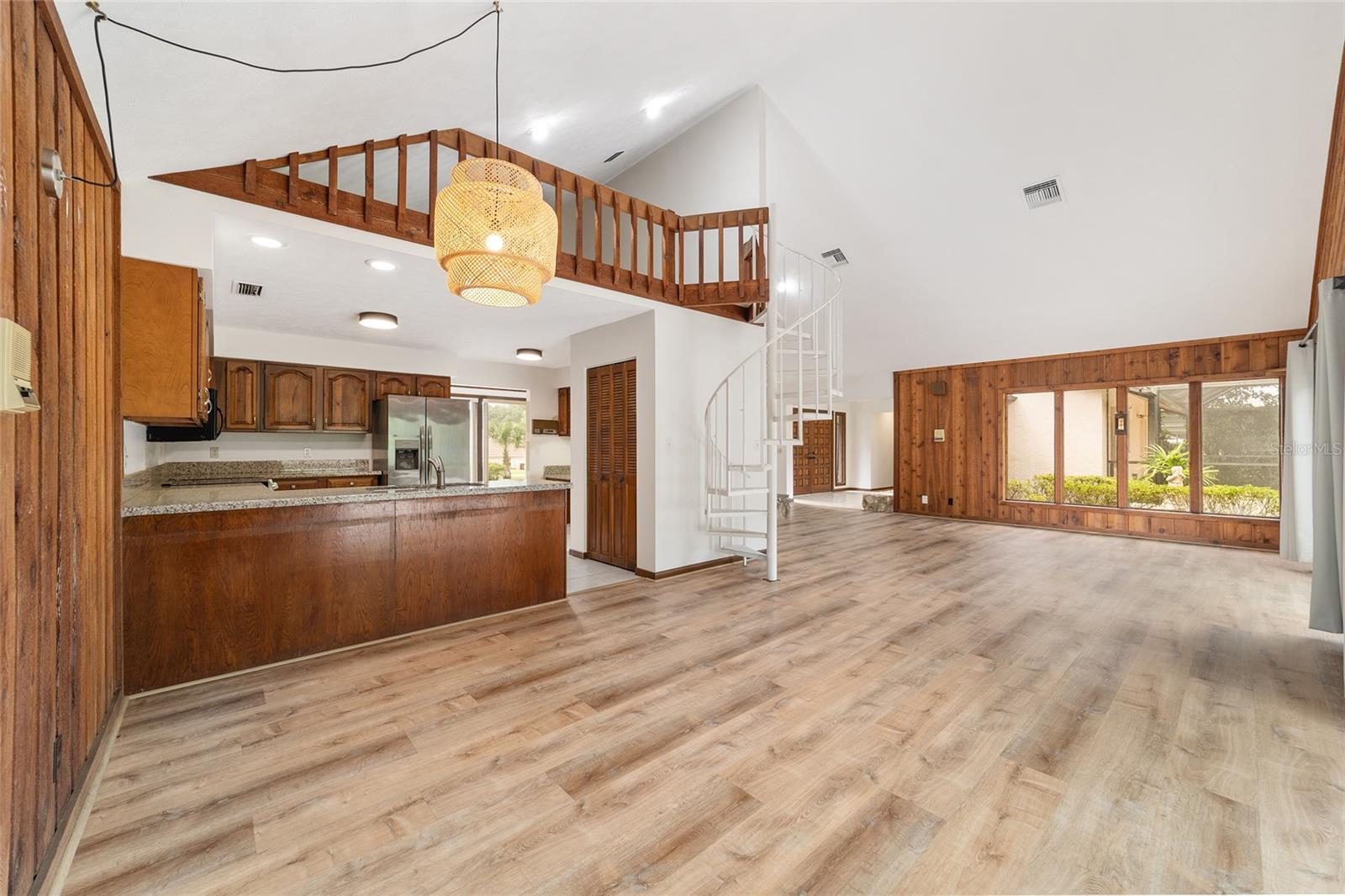 Image 17 of 92 For 165 55th Avenue