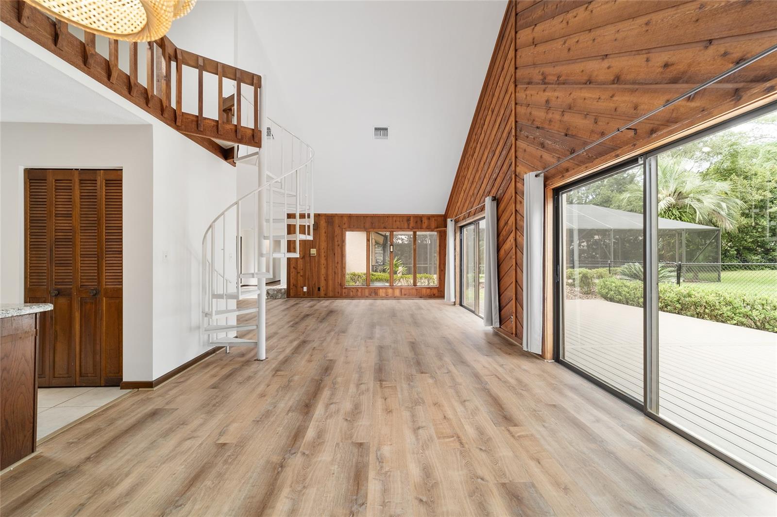 Image 18 of 92 For 165 55th Avenue