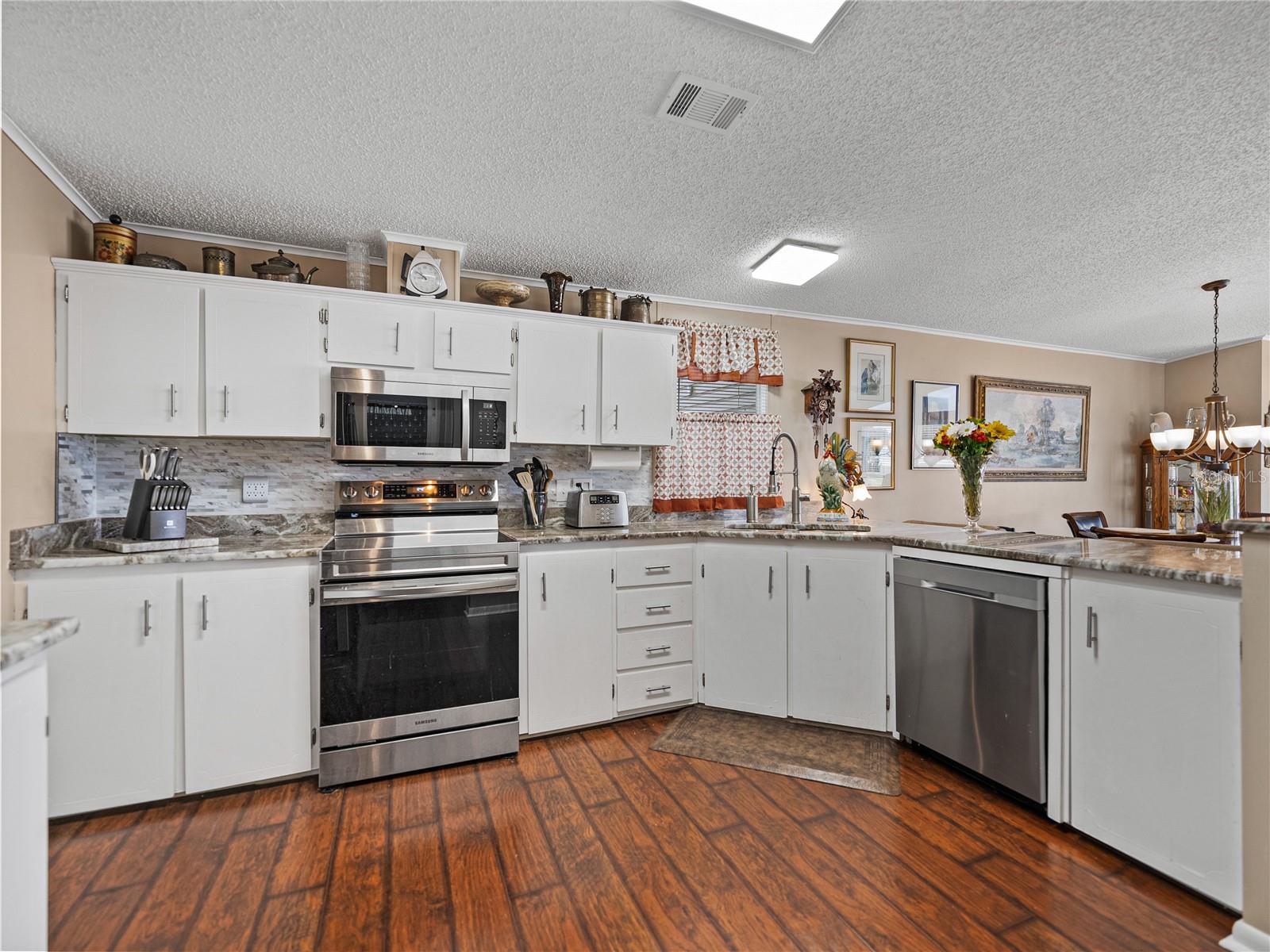 Image 20 of 30 For 5118 Island View Circle N
