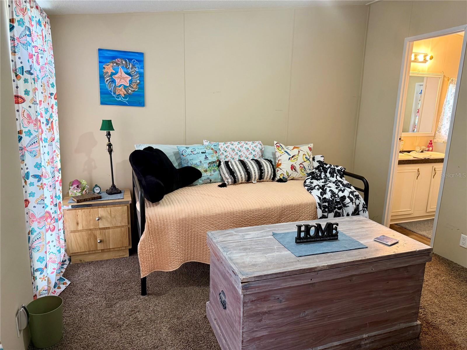Listing photo id 16 for 10903 Farmwood Avenue