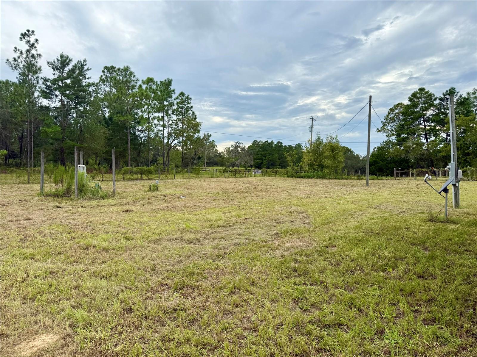Listing photo id 28 for 10903 Farmwood Avenue