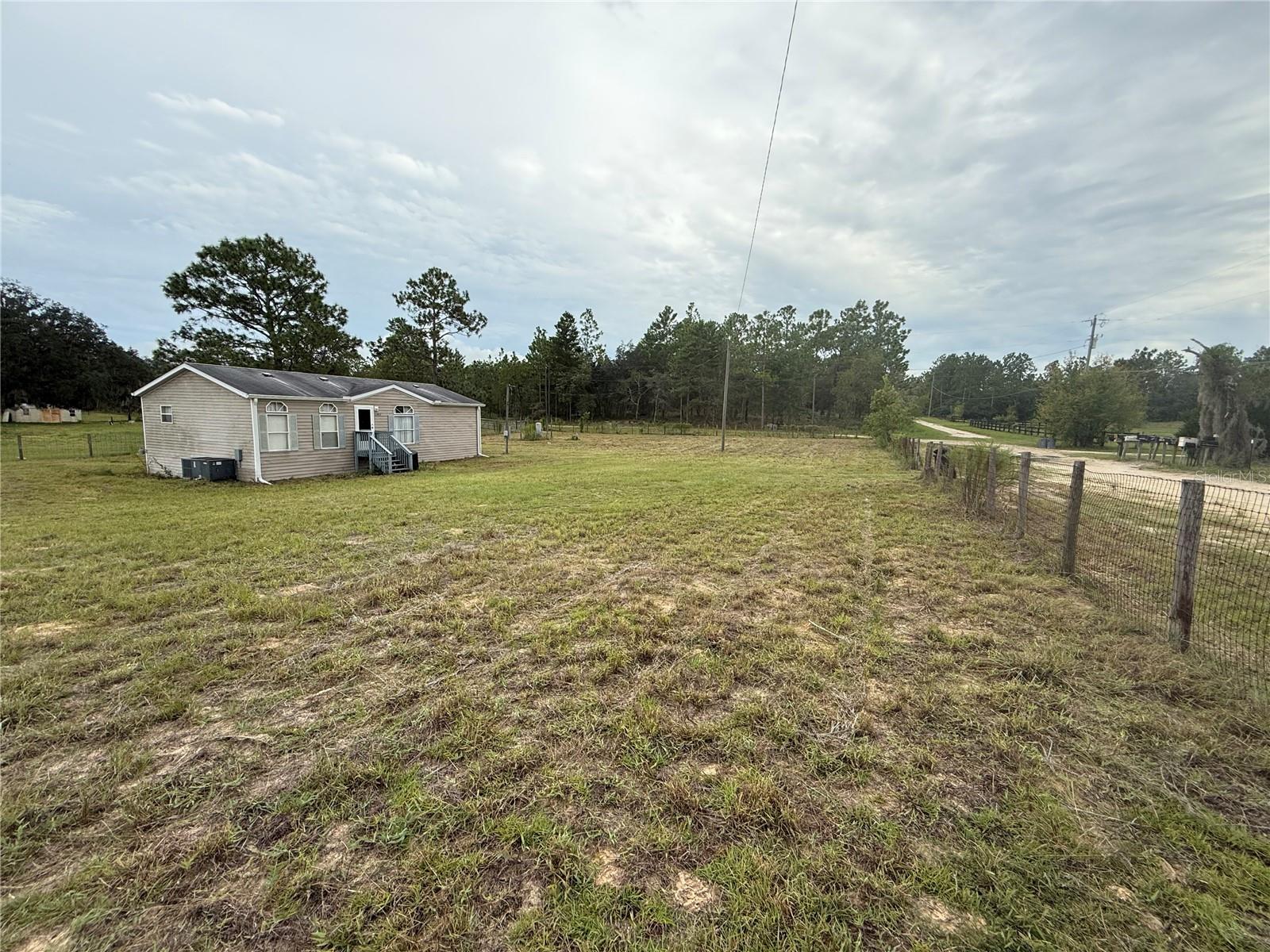 Listing photo id 34 for 10903 Farmwood Avenue
