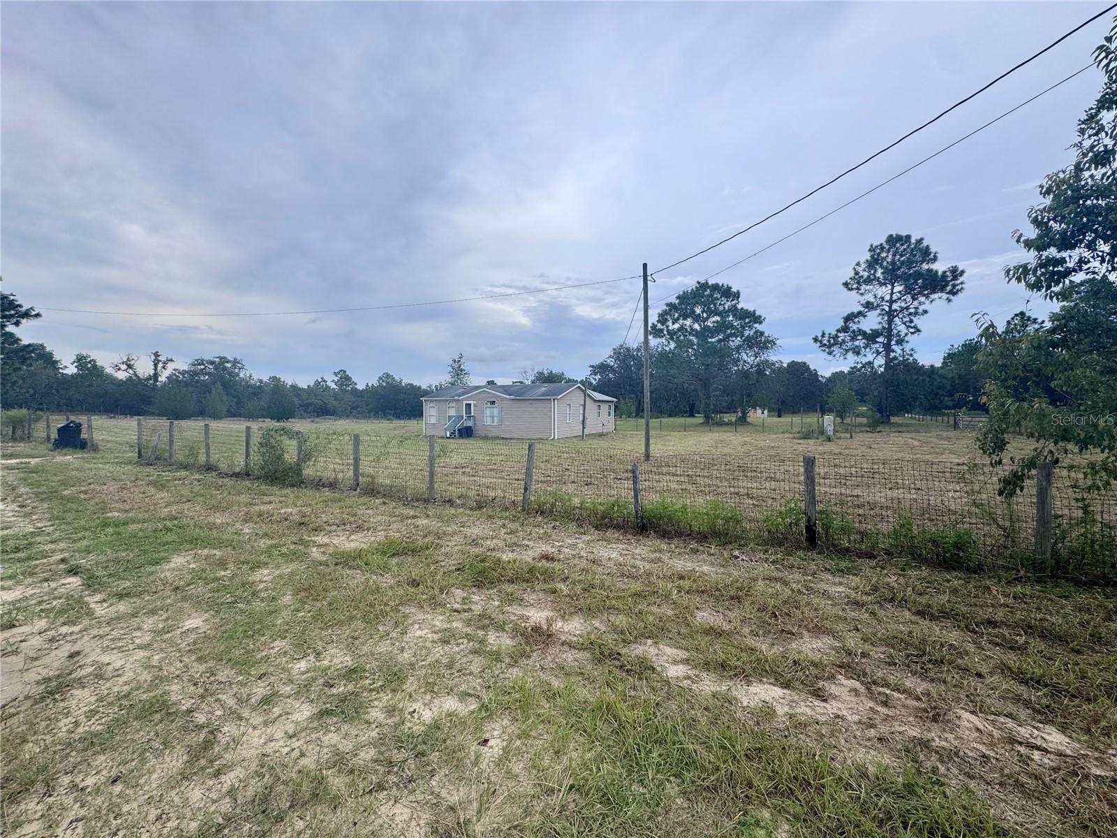 Listing photo id 38 for 10903 Farmwood Avenue