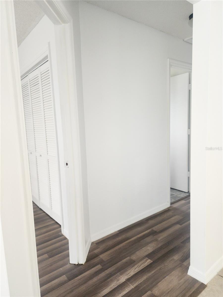 Image 14 of 31 For 9392 Sandree Drive