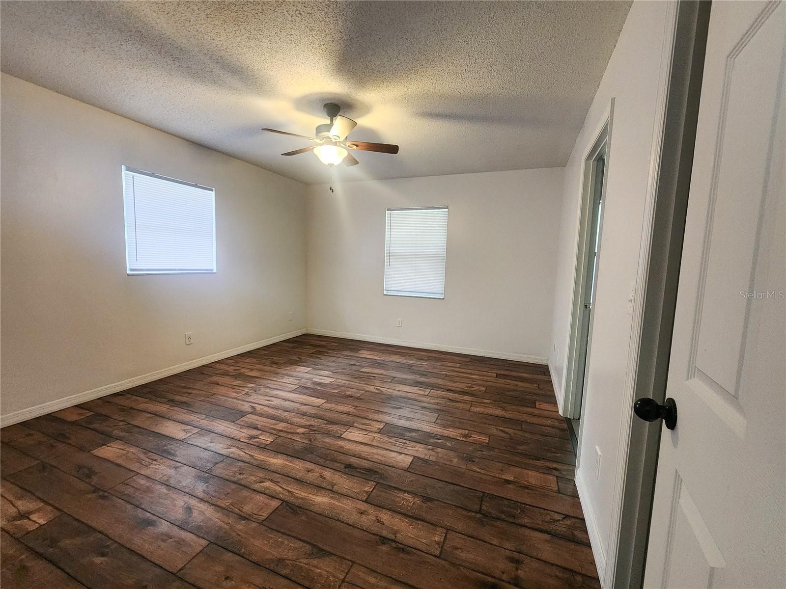 Image 19 of 31 For 9392 Sandree Drive