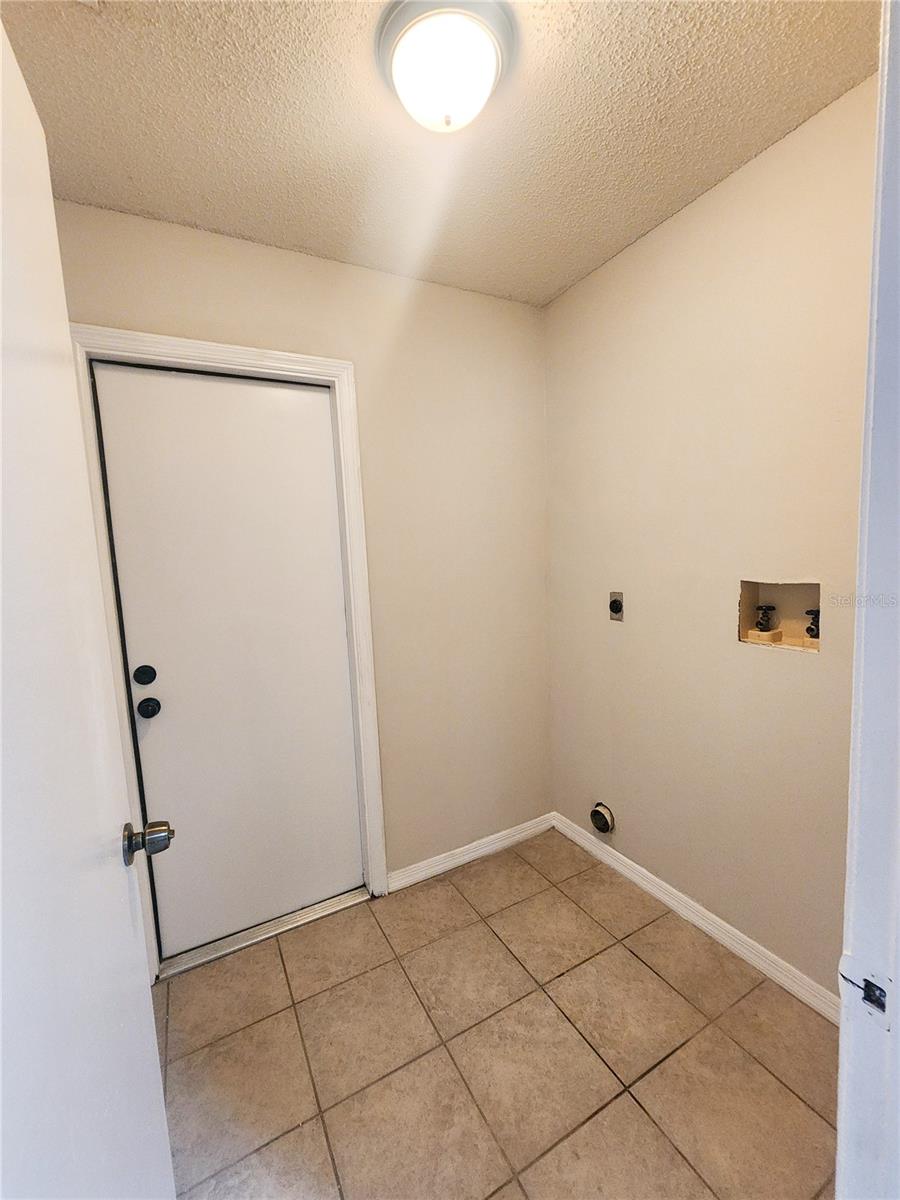 Image 25 of 31 For 9392 Sandree Drive