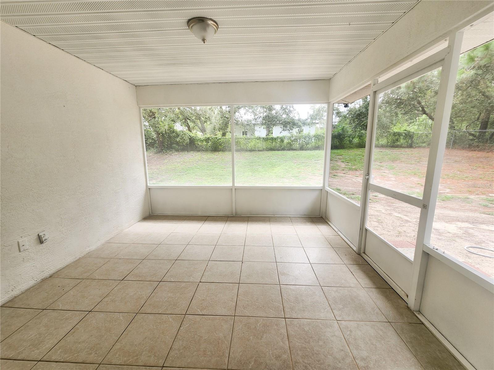 Image 26 of 31 For 9392 Sandree Drive