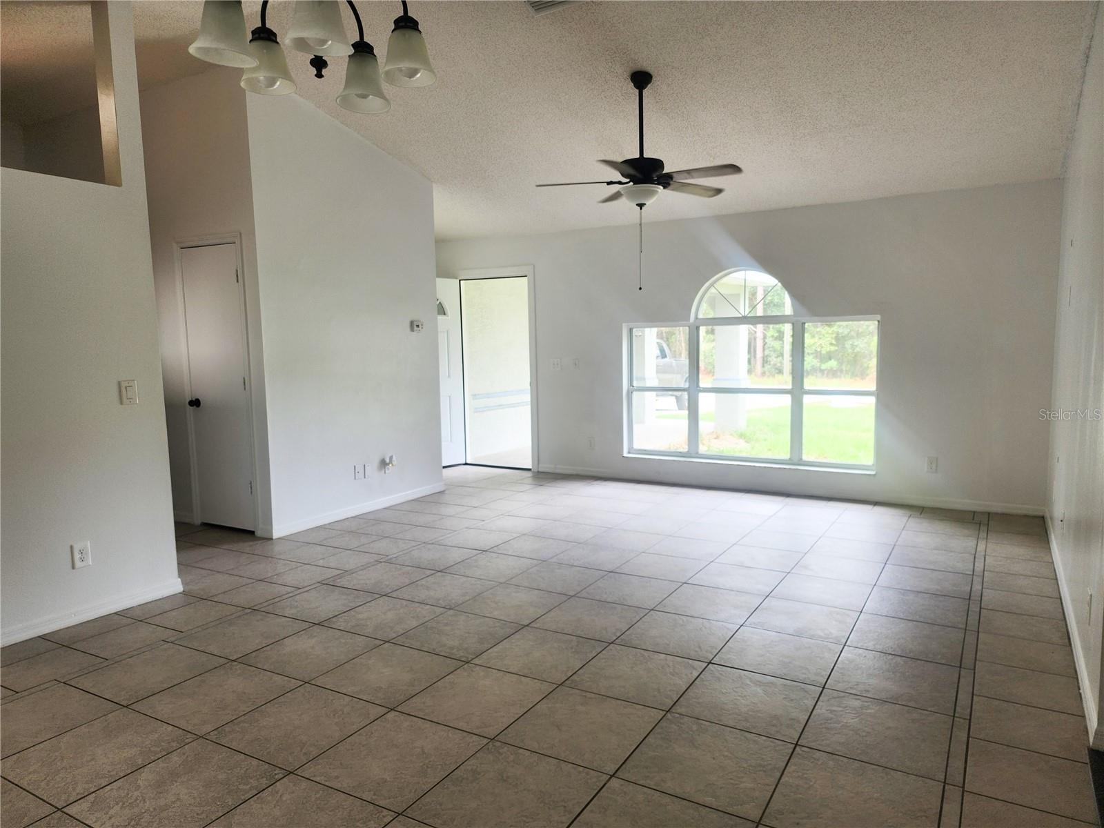 Image 6 of 31 For 9392 Sandree Drive