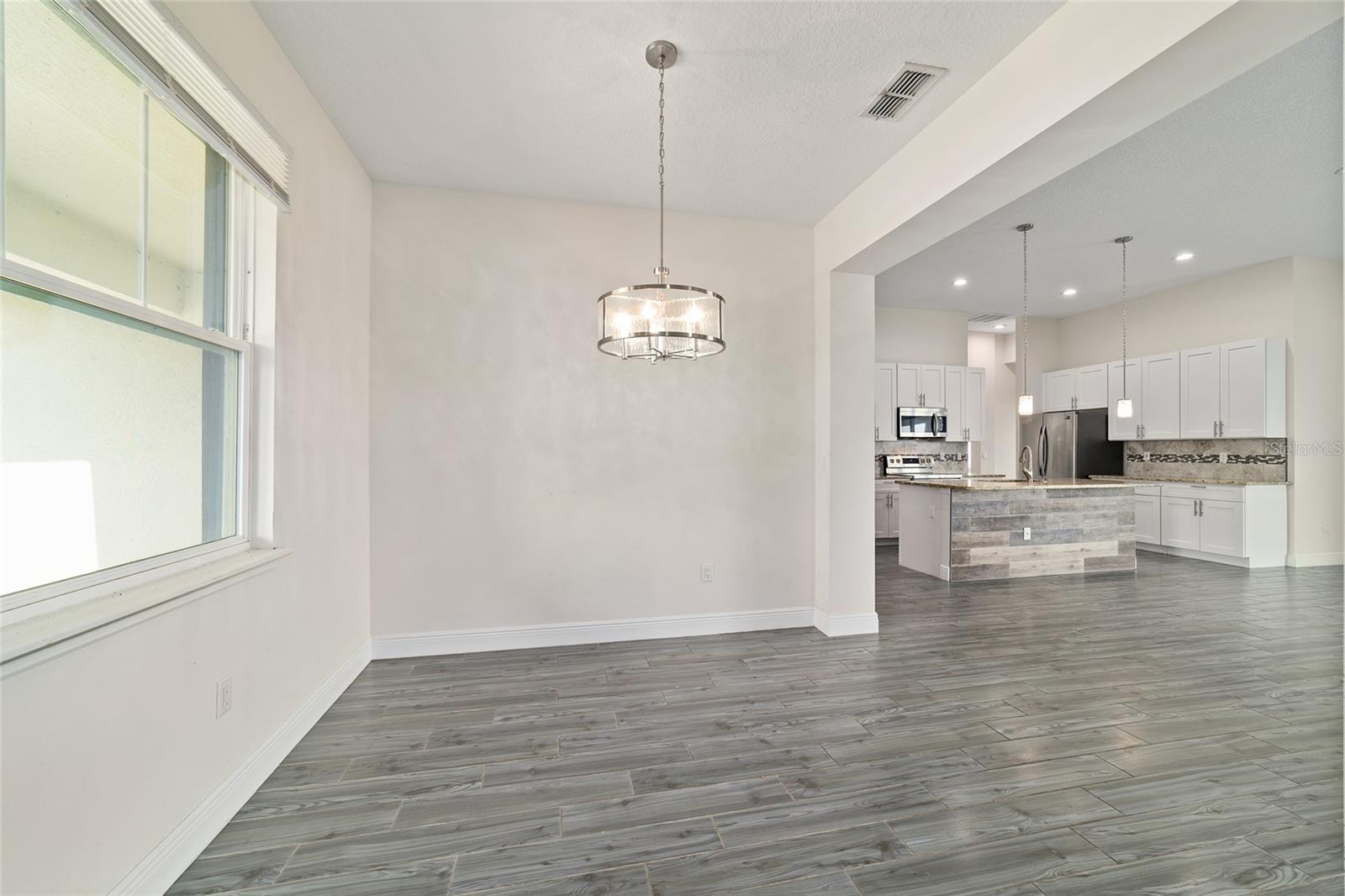 Image 18 of 58 For 10241 67th Terrace