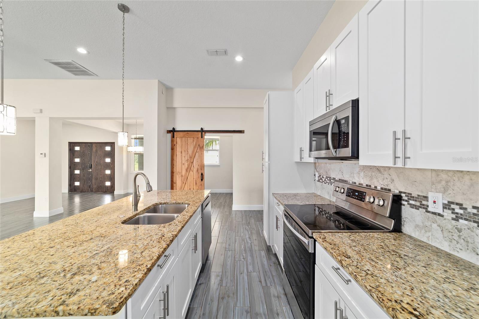 Image 22 of 58 For 10241 67th Terrace