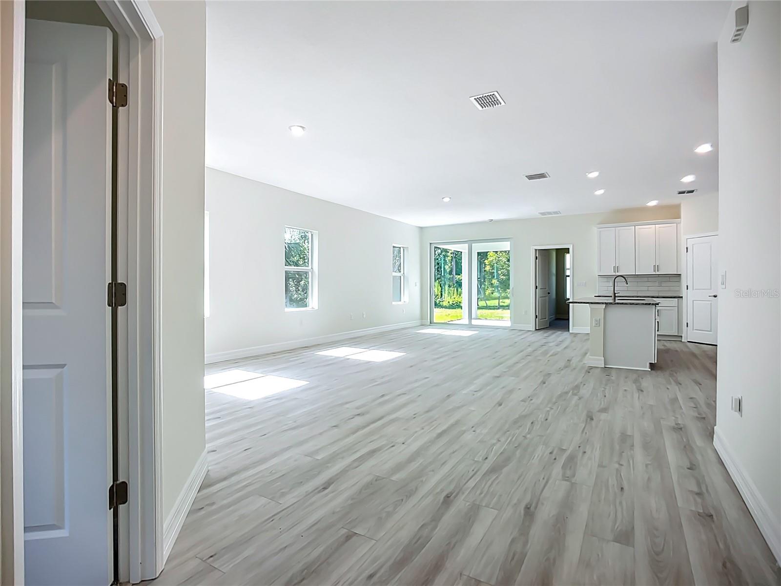 Image 2 of 23 For 1529 Geranium Avenue