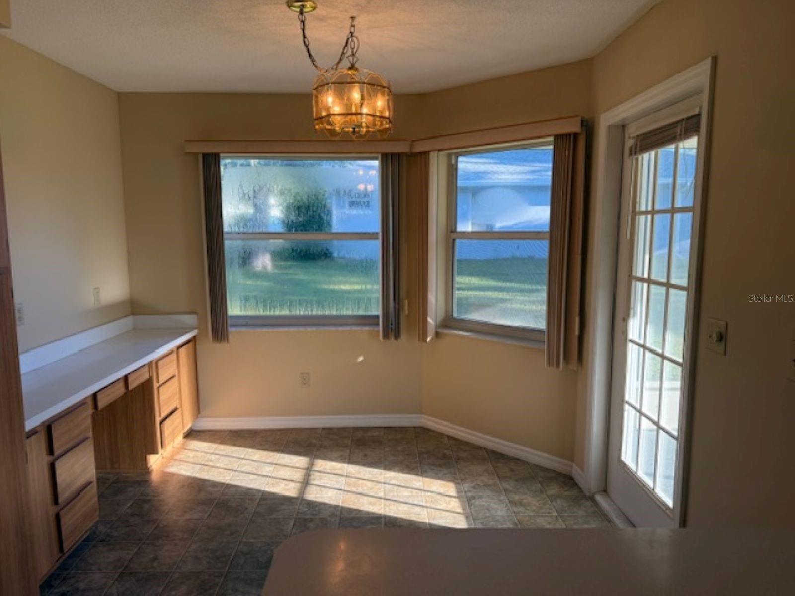 Image 6 of 16 For 1335 Silver Thorn Loop