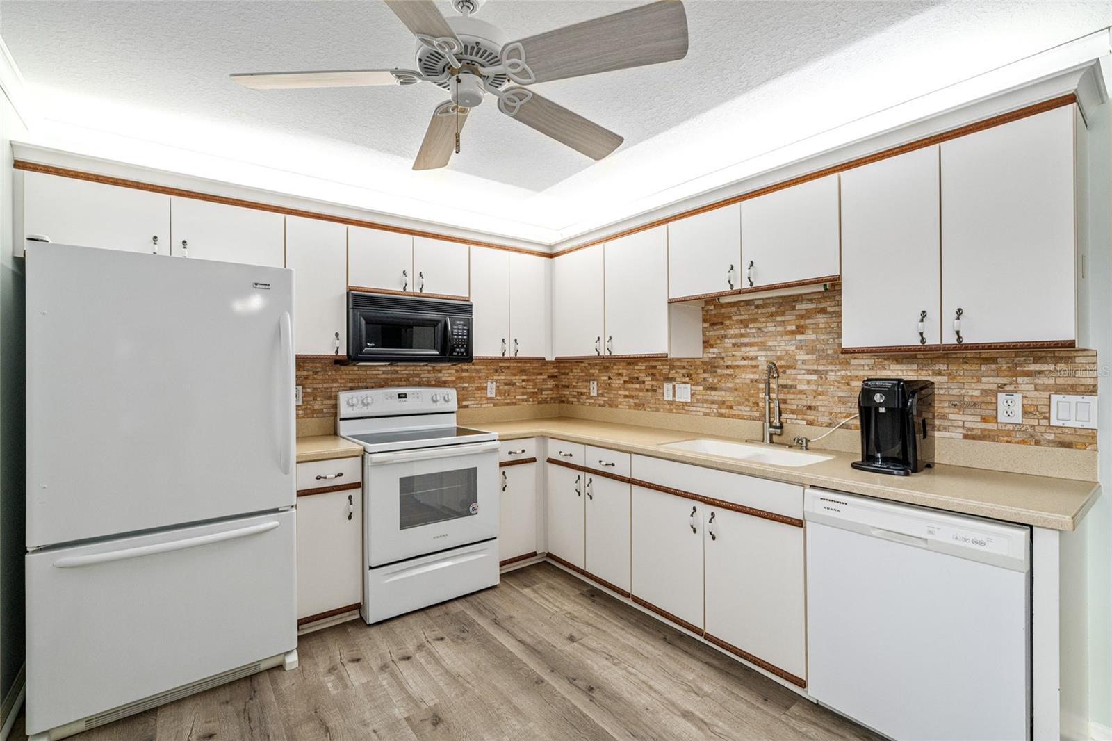 Image 6 of 58 For 9073 136th Loop