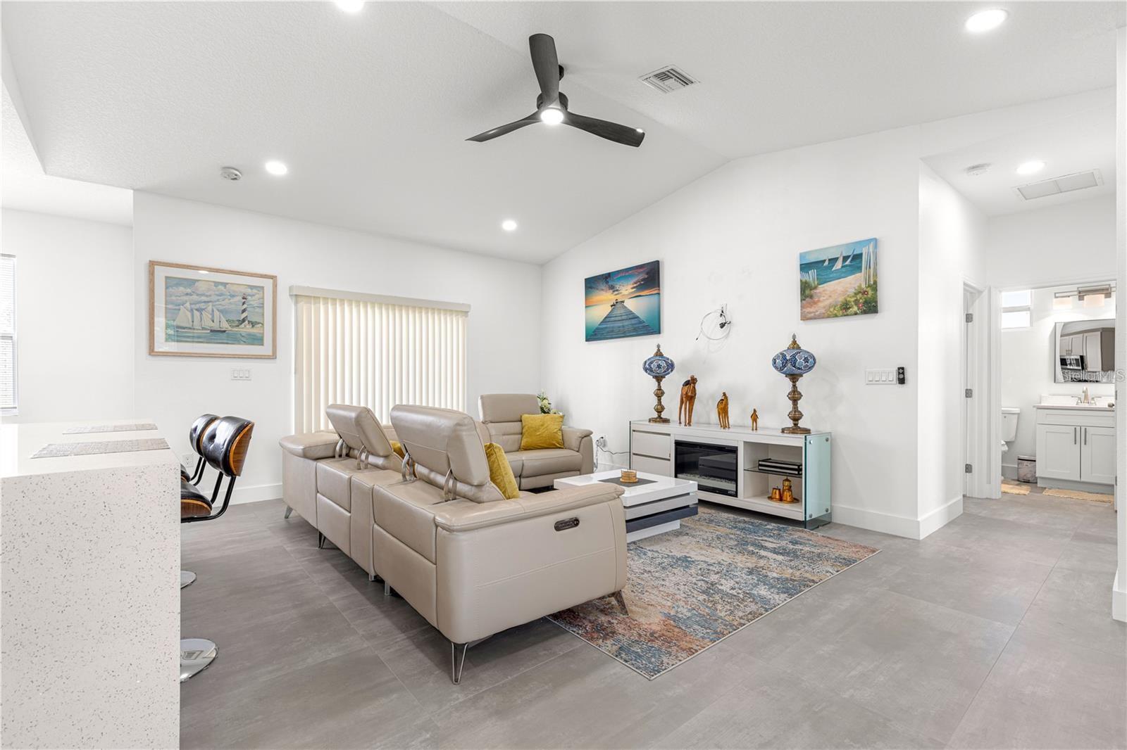Image 17 of 39 For 10291 67th Terrace