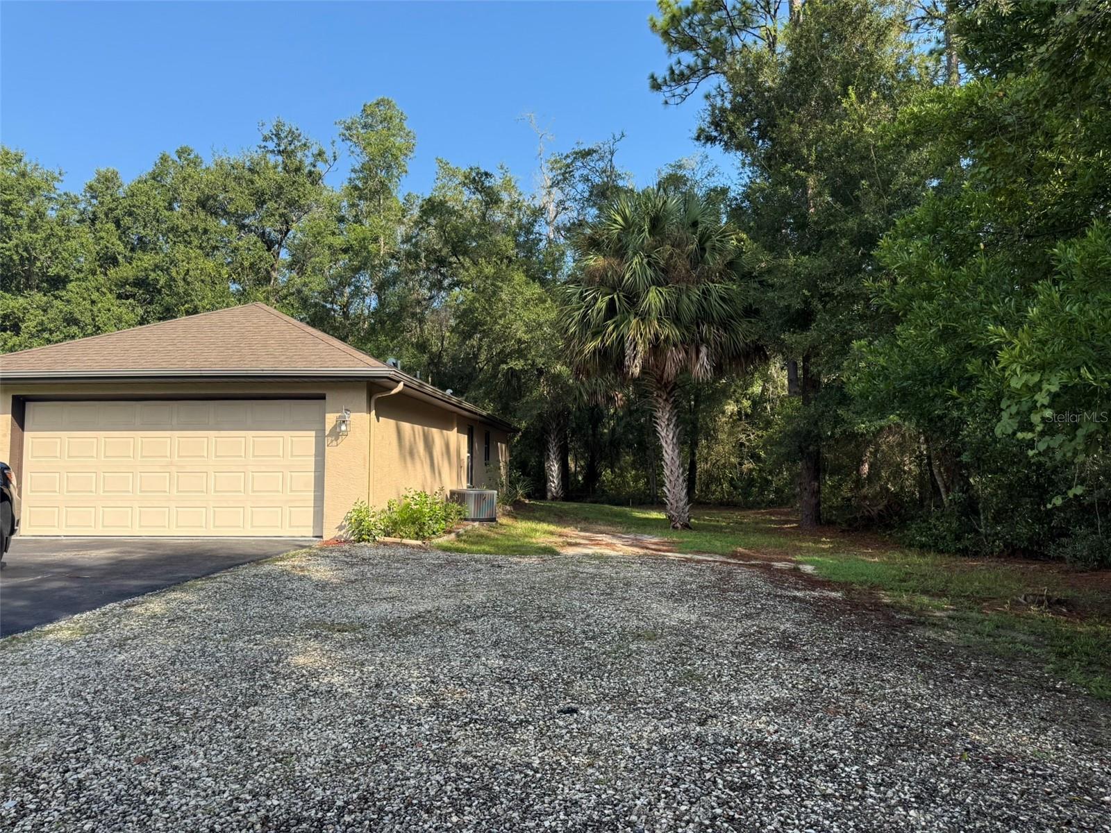 Image 16 of 56 For 9735 Dunnellon Road 31