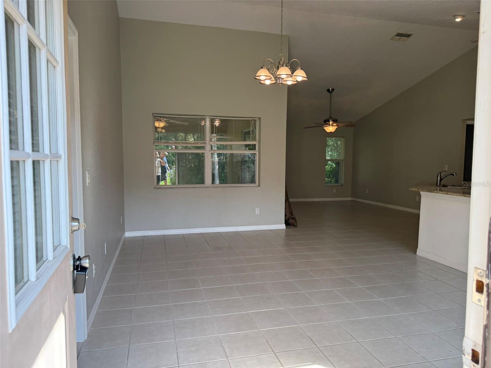 Image 18 of 56 For 9735 Dunnellon Road 31