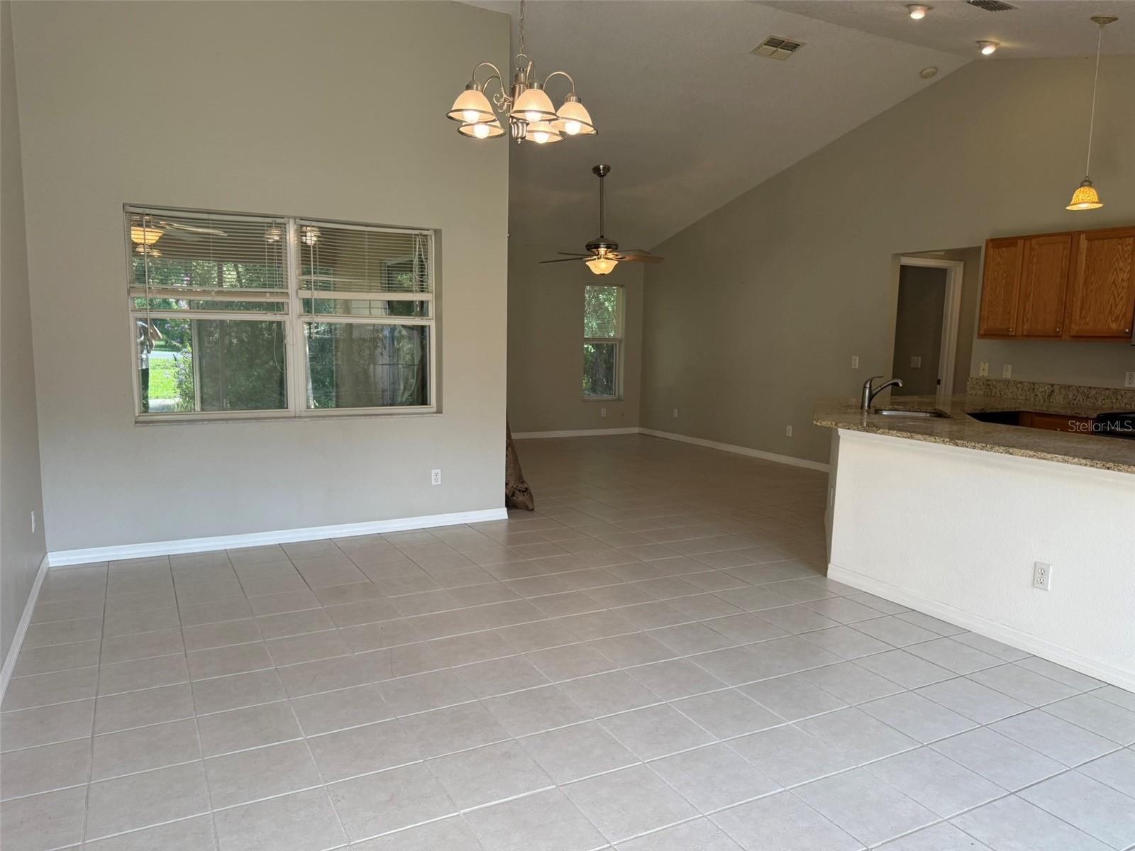 Image 19 of 56 For 9735 Dunnellon Road 31