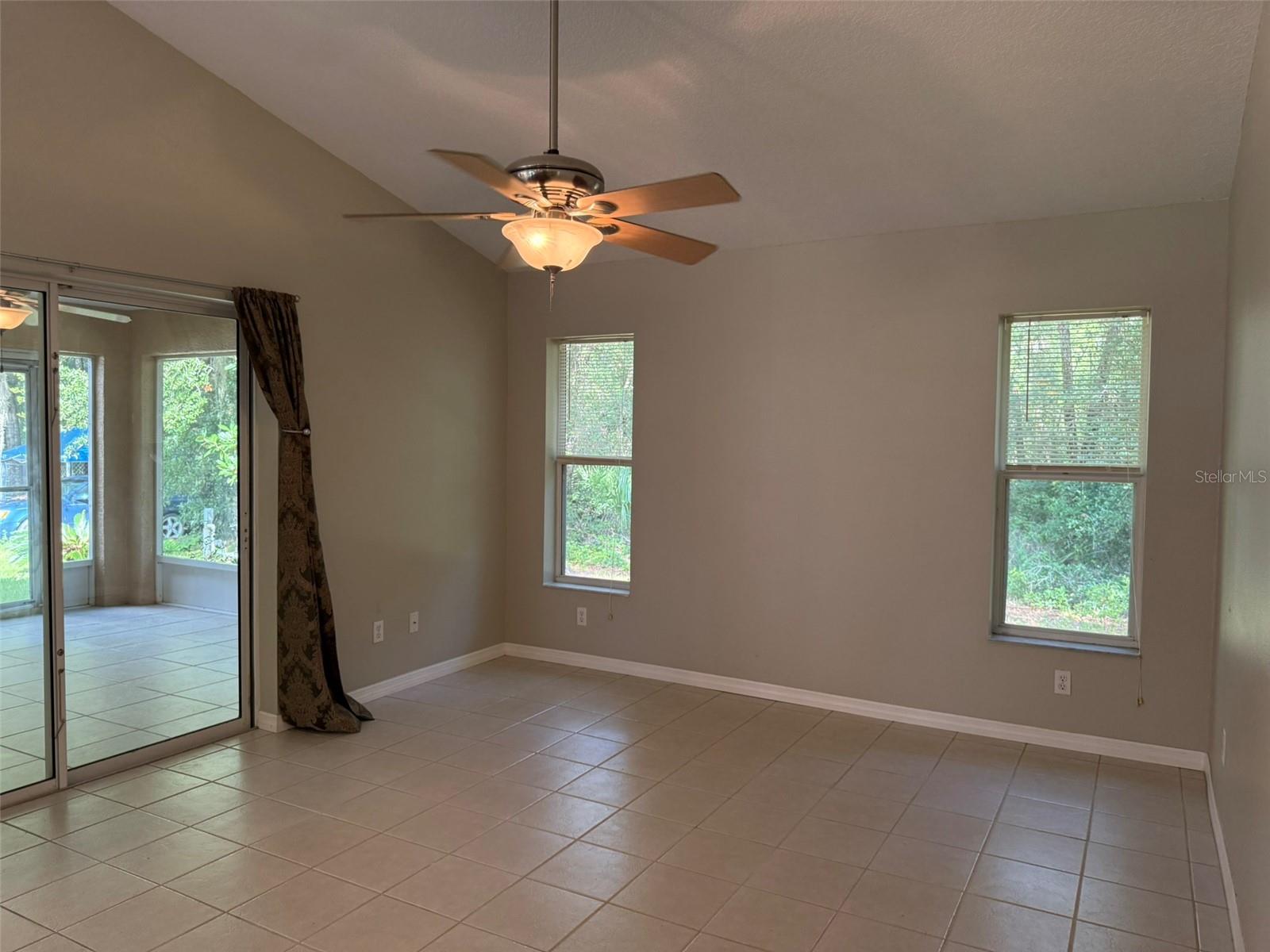 Image 35 of 56 For 9735 Dunnellon Road 31