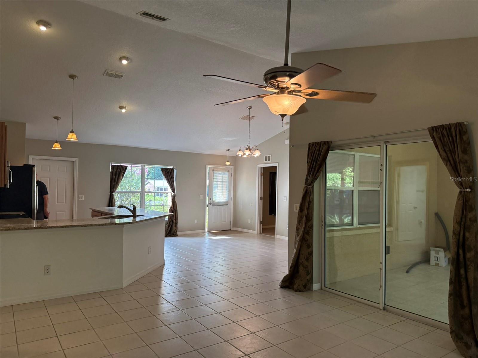 Image 36 of 56 For 9735 Dunnellon Road 31