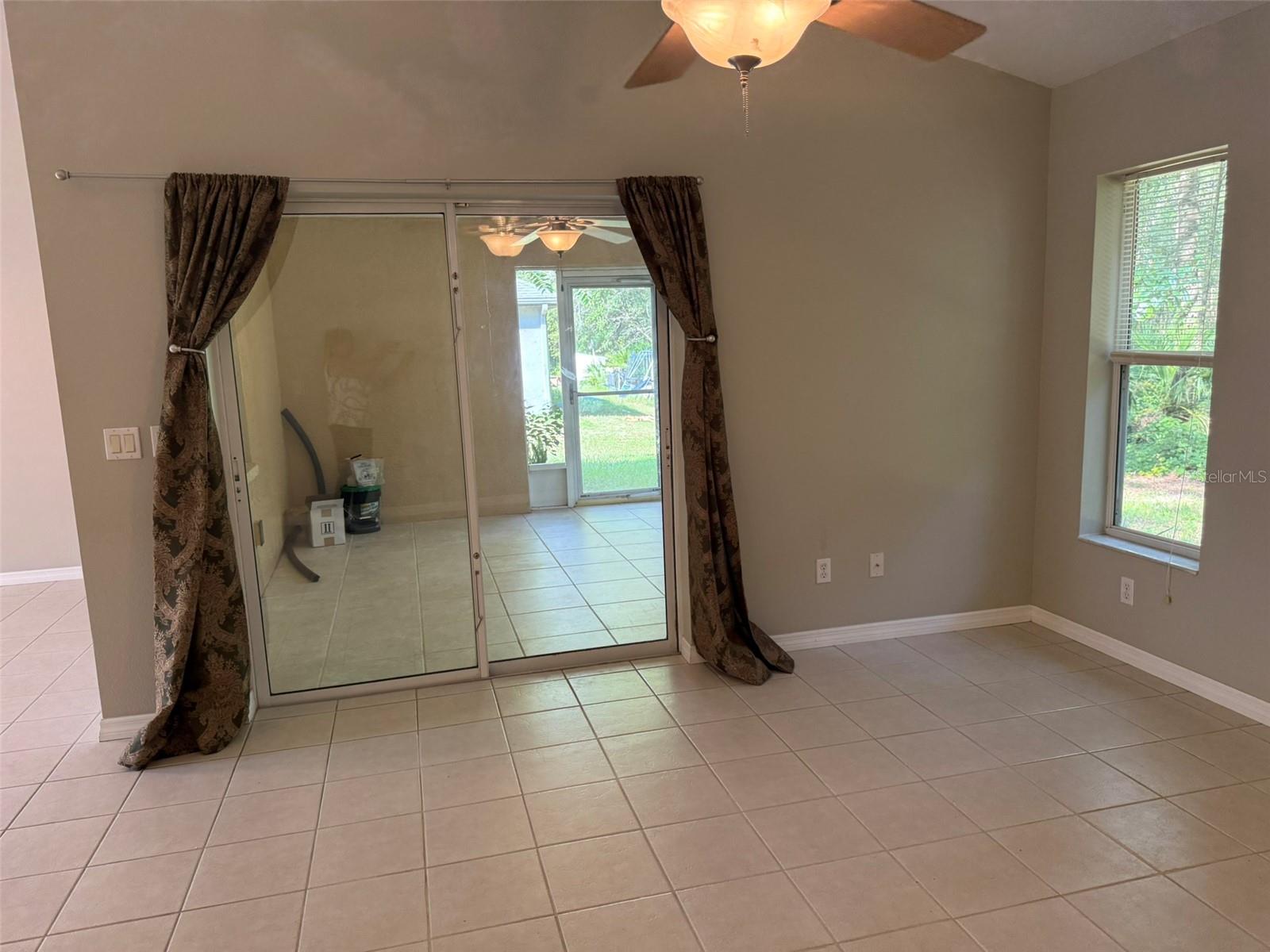 Image 37 of 56 For 9735 Dunnellon Road 31