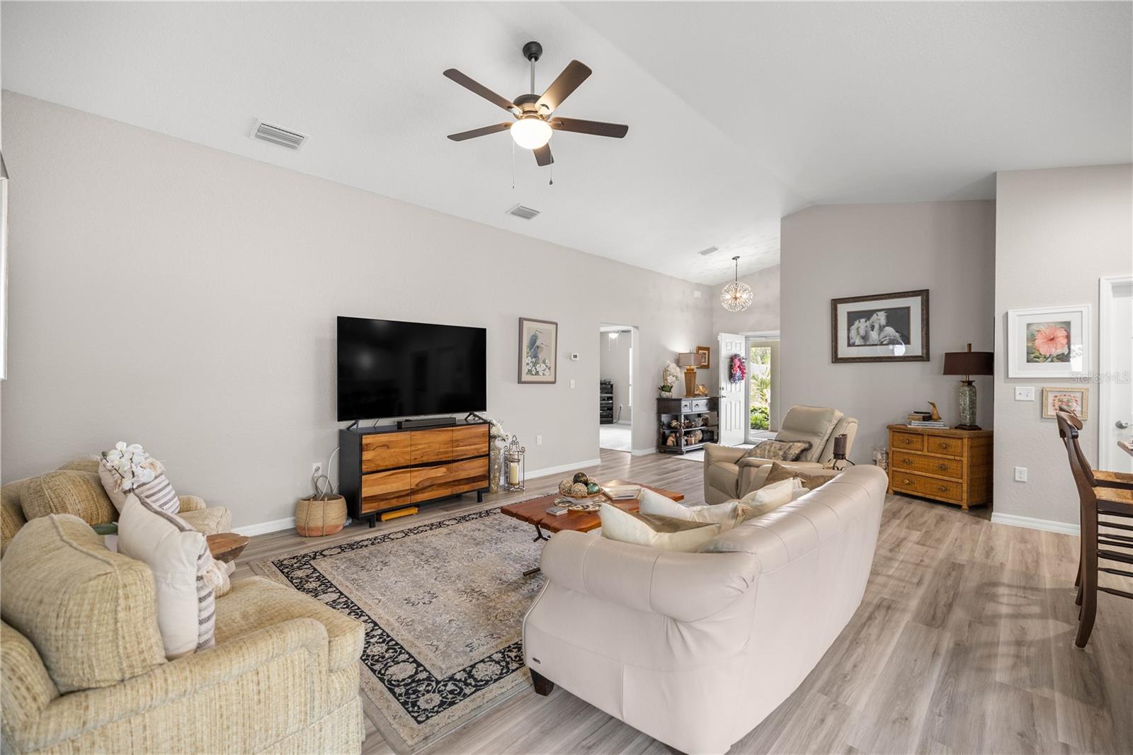 Image 6 of 26 For 16235 104th Terrace