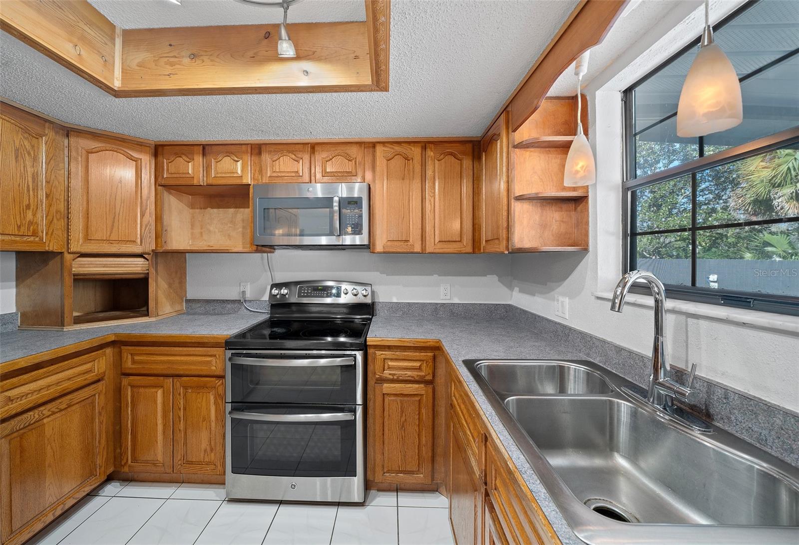 Image 11 of 51 For 5011 33rd Avenue