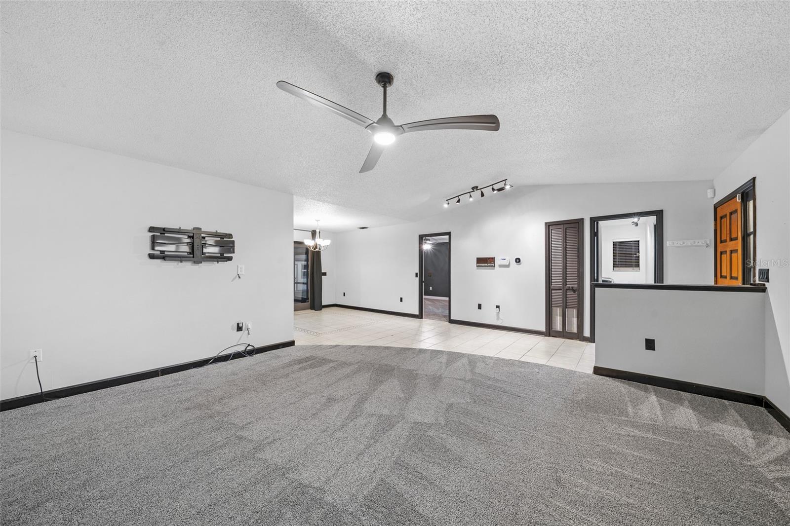 Image 17 of 51 For 5011 33rd Avenue