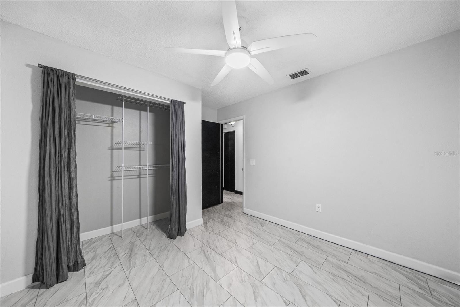 Image 22 of 51 For 5011 33rd Avenue