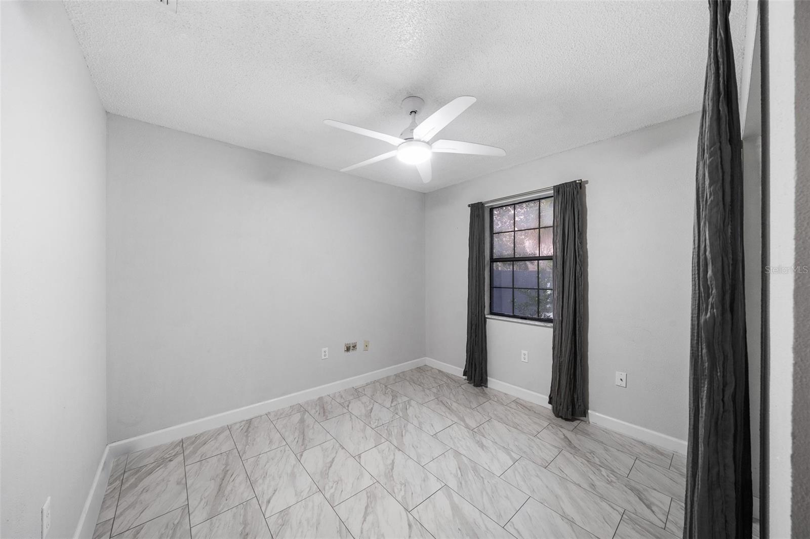 Image 23 of 51 For 5011 33rd Avenue