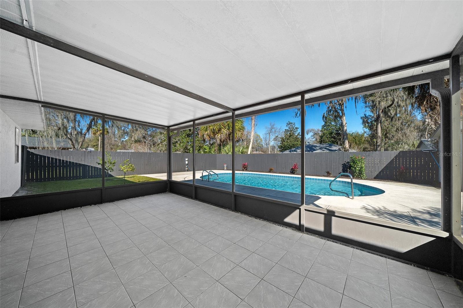 Image 5 of 51 For 5011 33rd Avenue