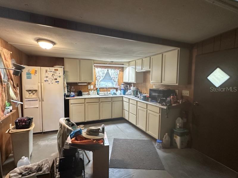 Listing photo id 6 for 8741 Highway 318
