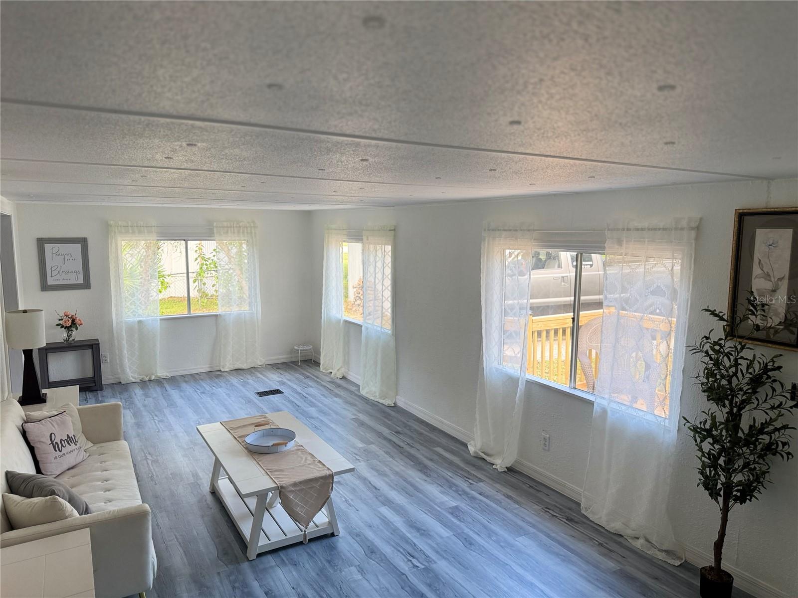 Image 10 of 35 For 18487 18th Street Road