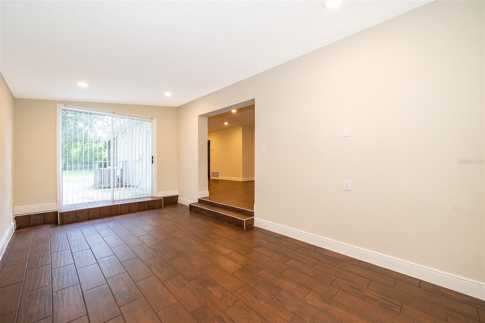 Image 8 of 24 For 1221 Elinore Drive