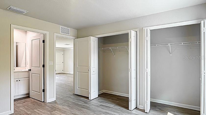 Listing photo id 9 for 9011 Travis Drive