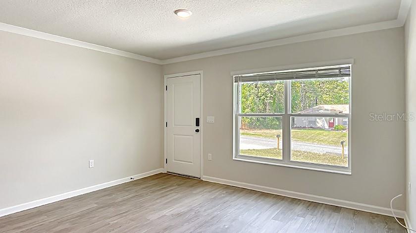 Listing photo id 13 for 9011 Travis Drive