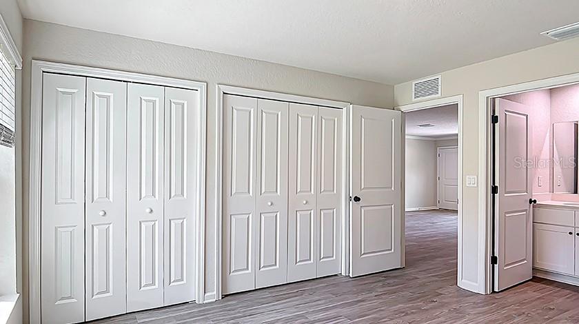 Listing photo id 15 for 9011 Travis Drive