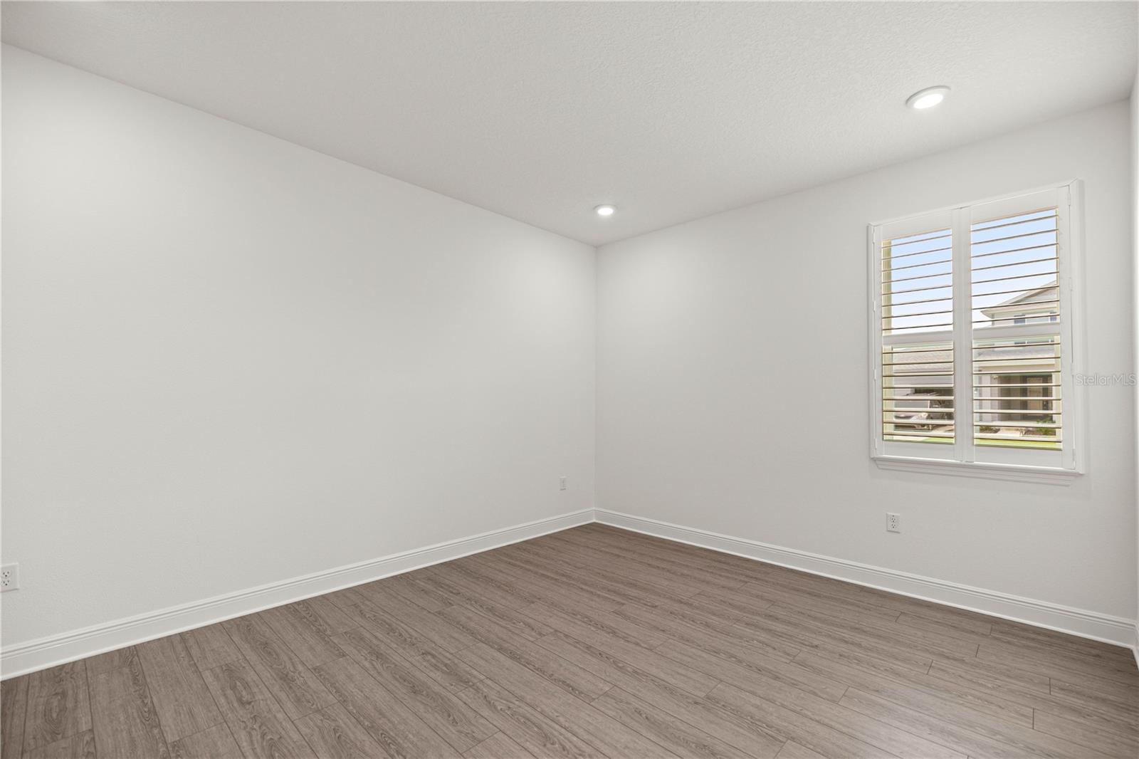 Image 12 of 47 For 5711 78th Avenue