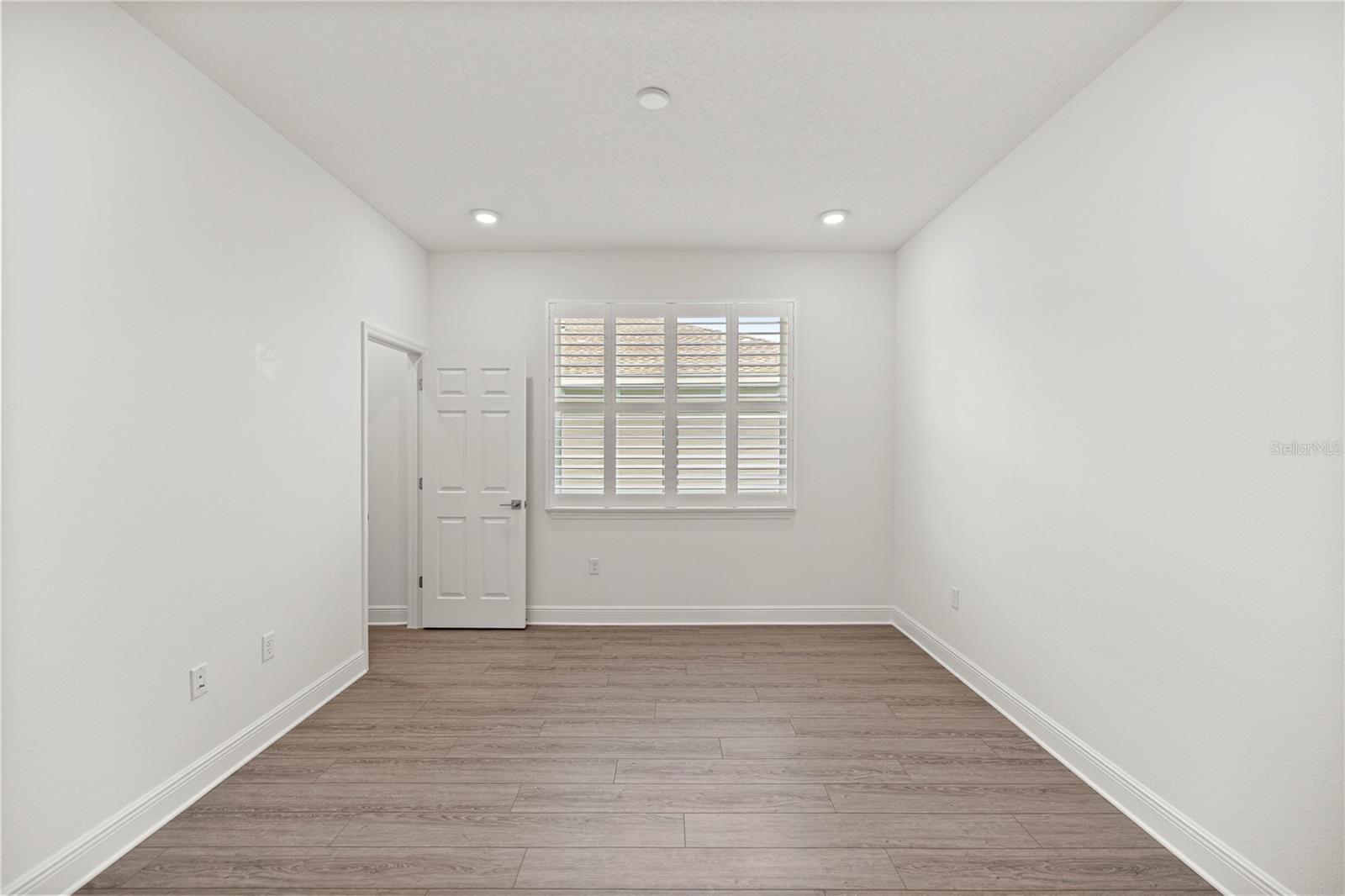 Image 22 of 47 For 5711 78th Avenue