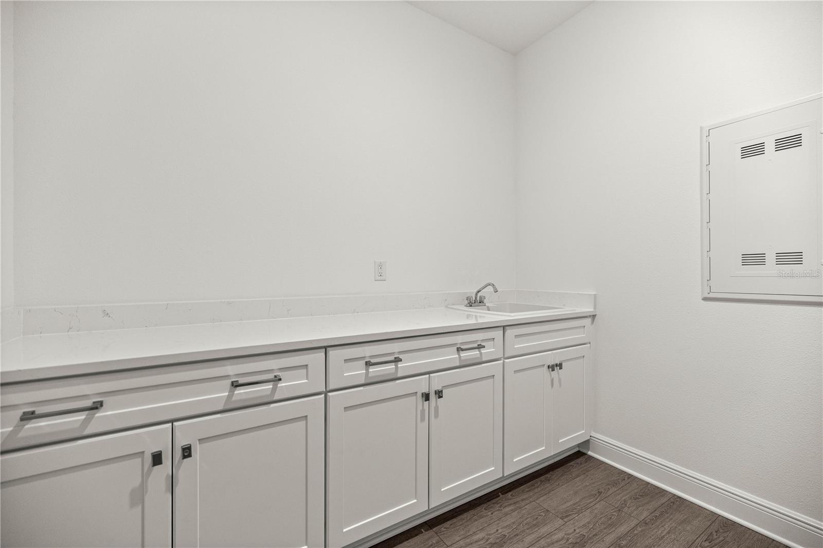 Image 34 of 47 For 5711 78th Avenue