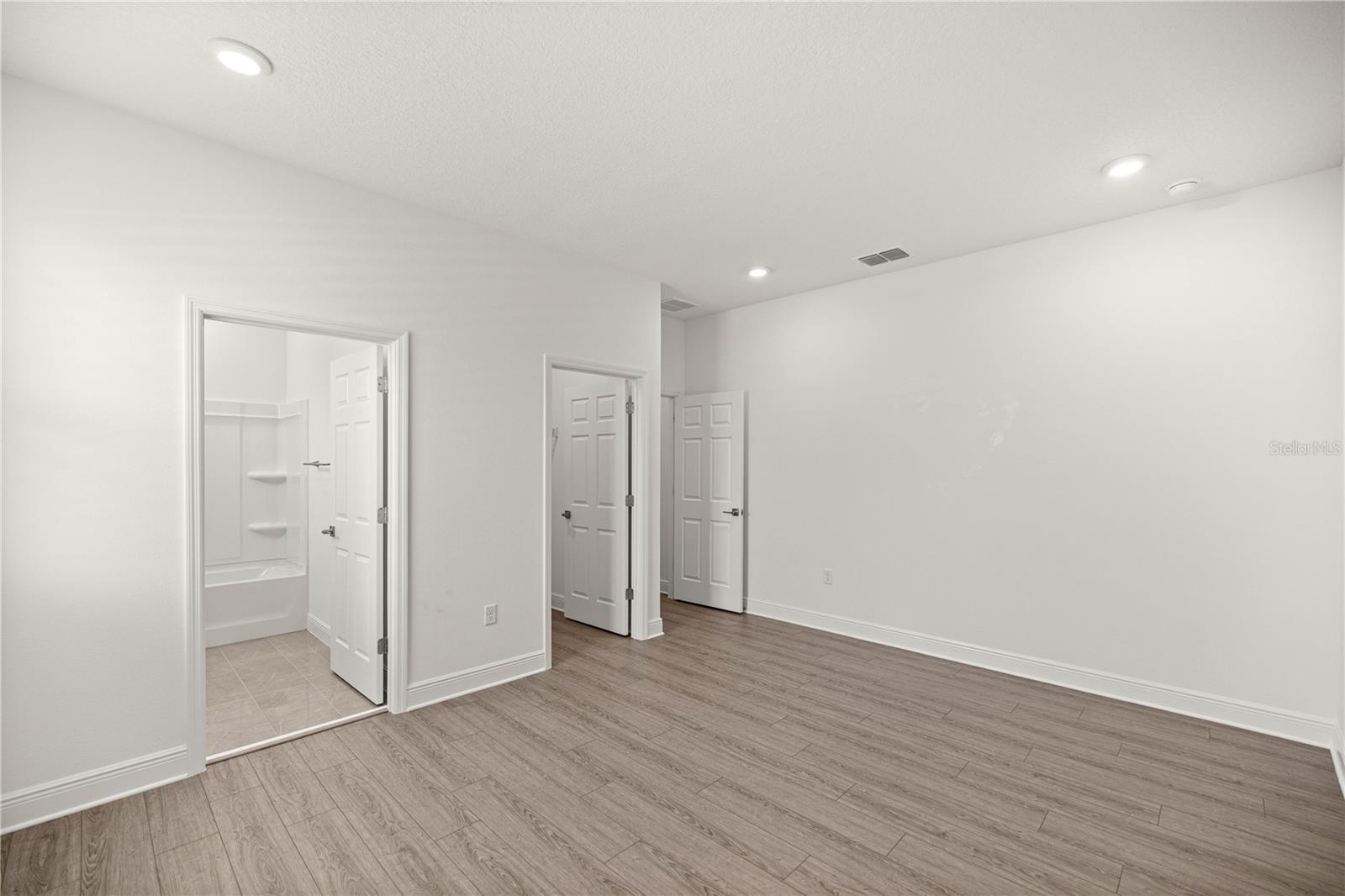 Image 7 of 47 For 5711 78th Avenue