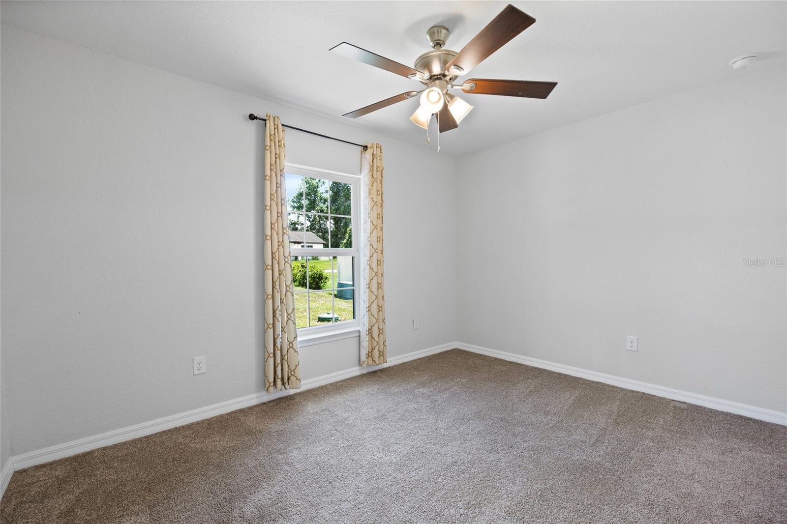 Image 12 of 37 For 167 Oak Circle