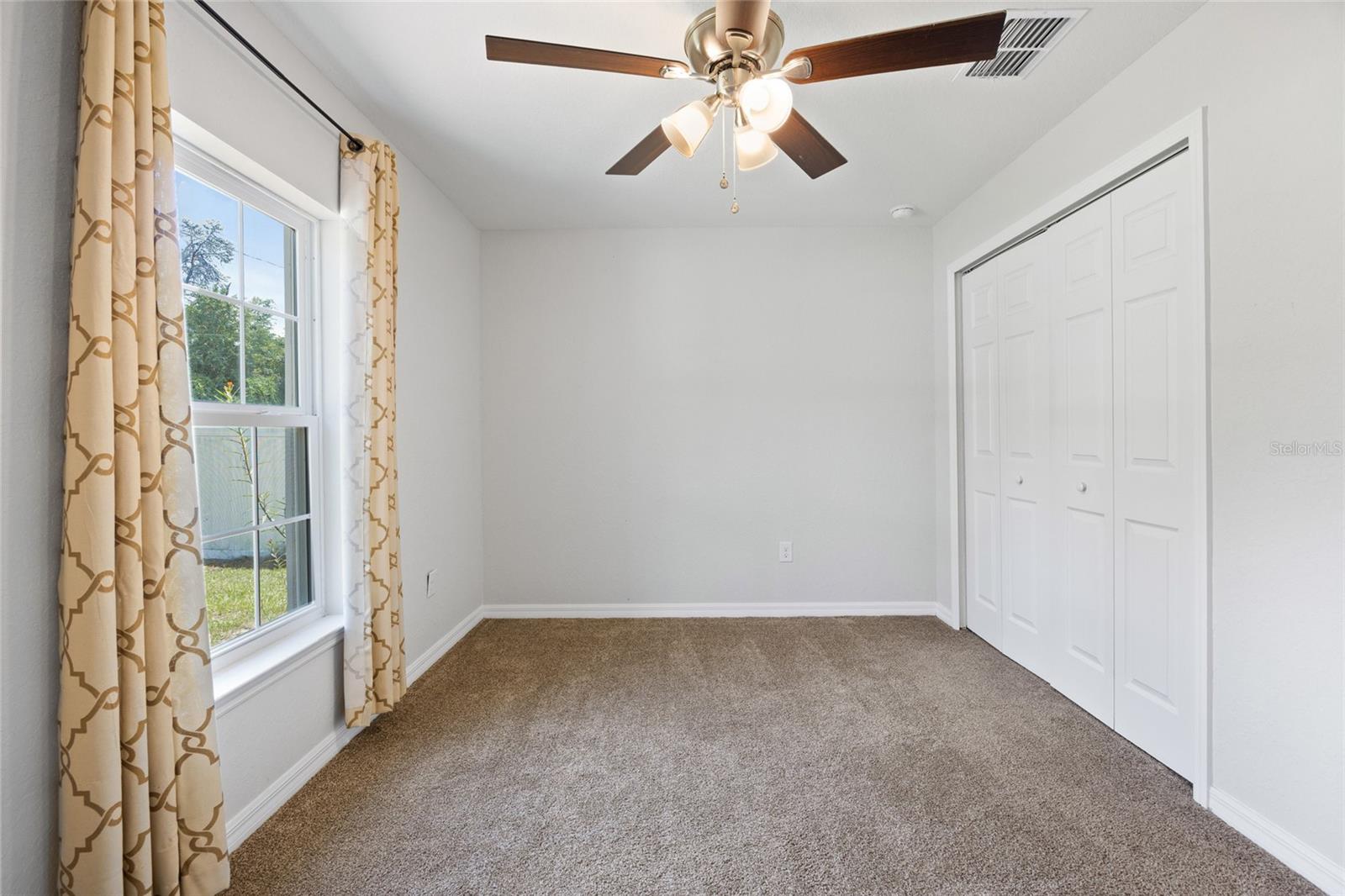Image 18 of 37 For 167 Oak Circle