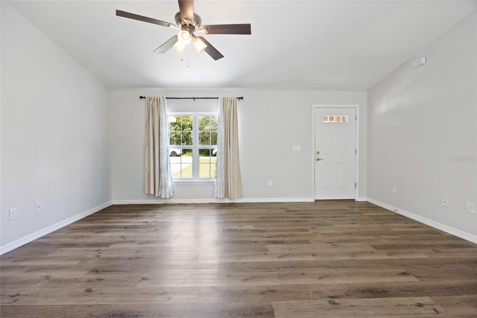 Image 3 of 37 For 167 Oak Circle